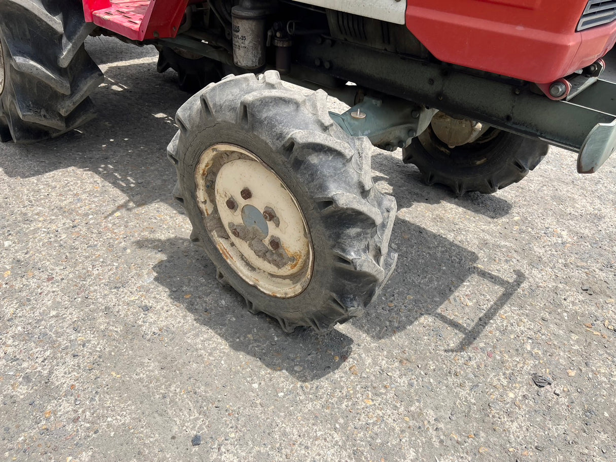 tractor/YM2402/YANMAR