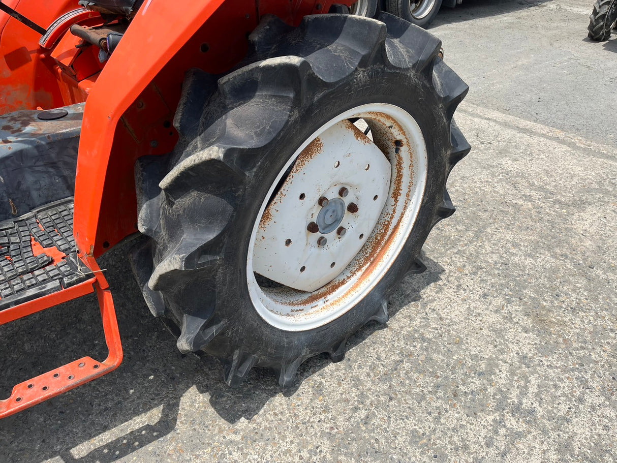 tractor/L1-235/KUBOTA