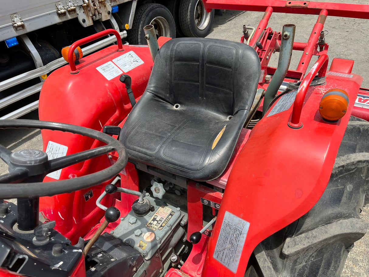 tractor/YM2402/YANMAR