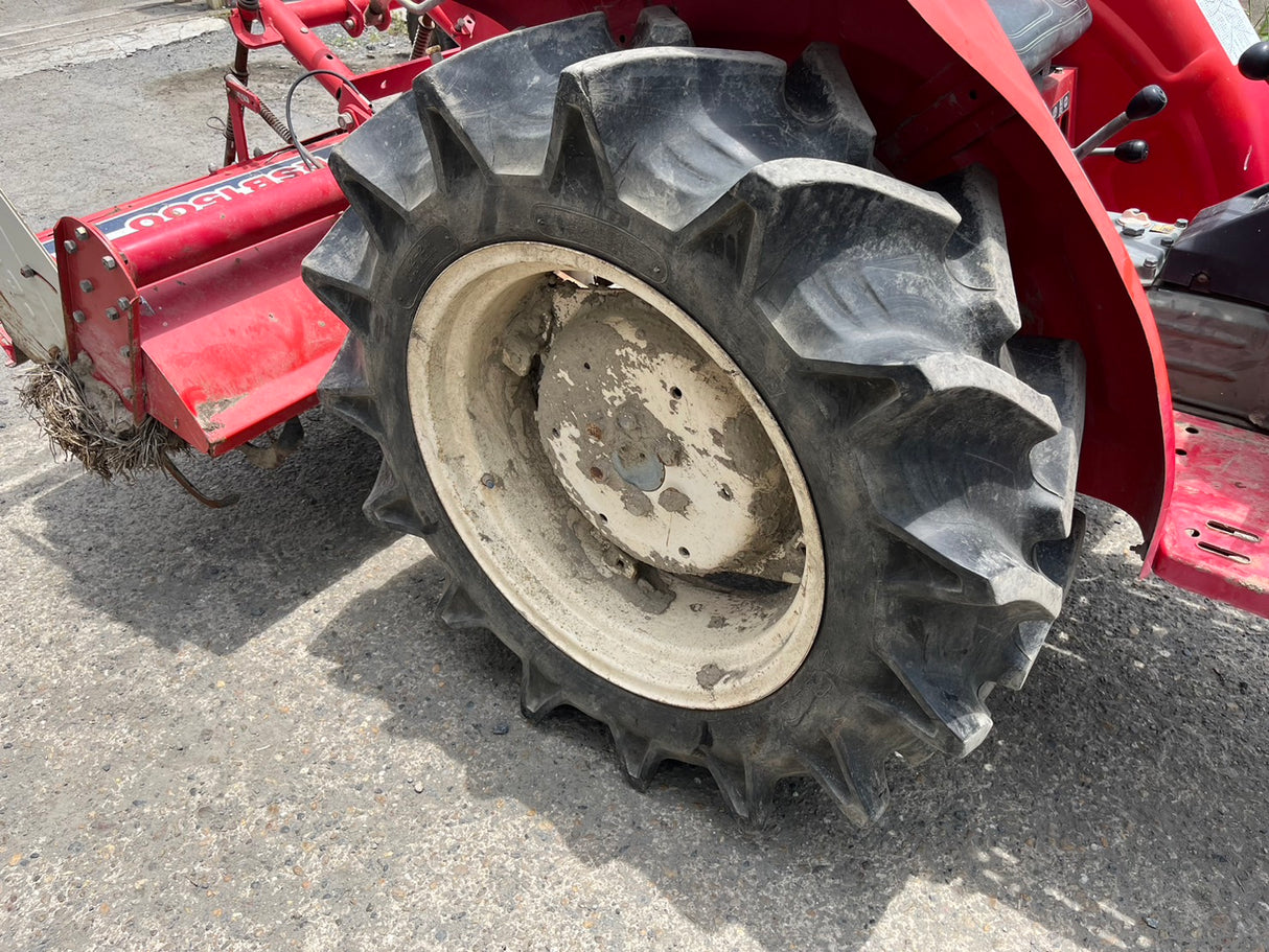 tractor/YM2402/YANMAR