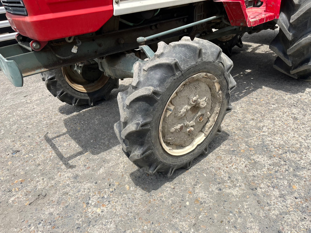 tractor/YM2402/YANMAR