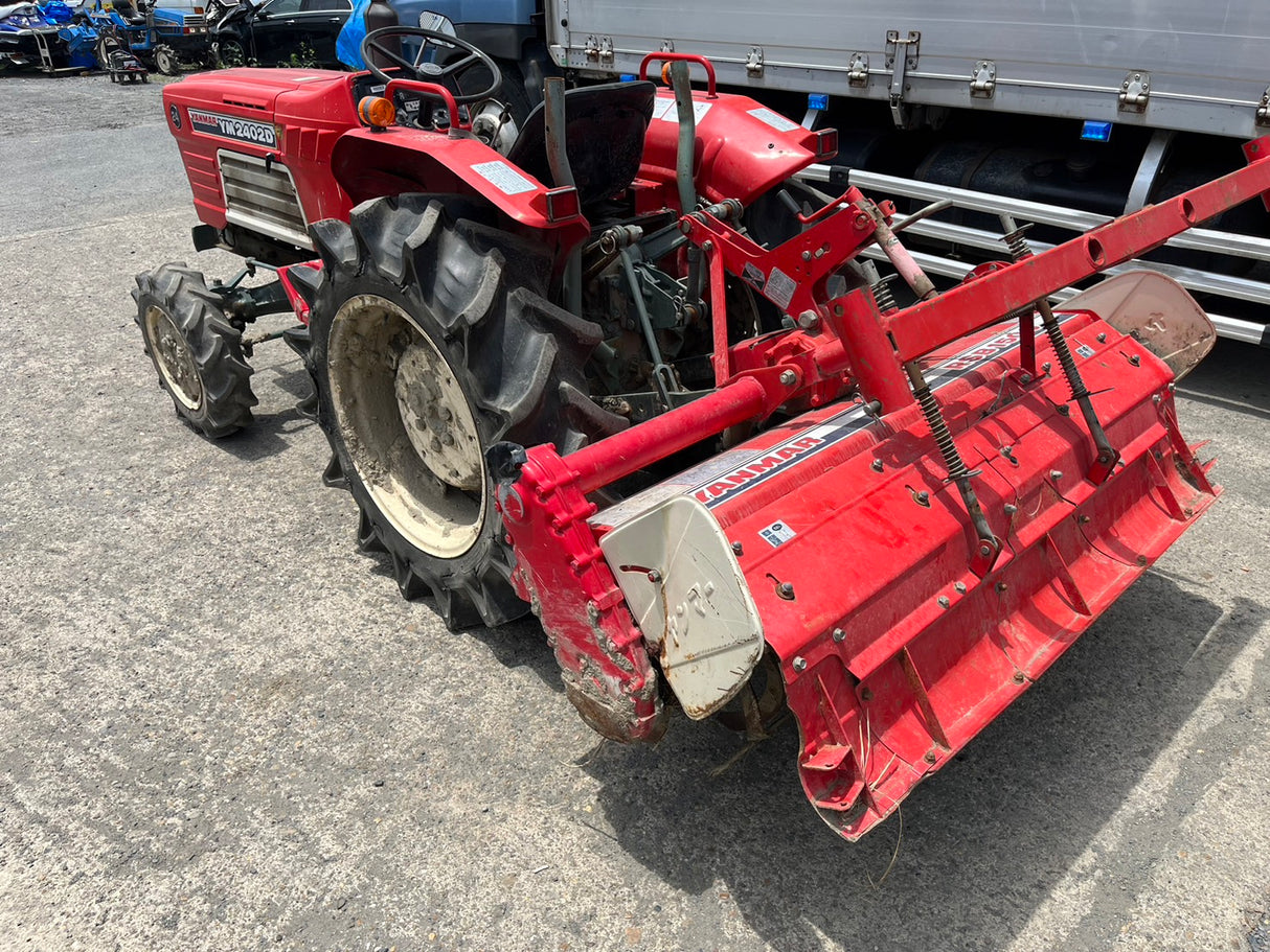 tractor/YM2402/YANMAR
