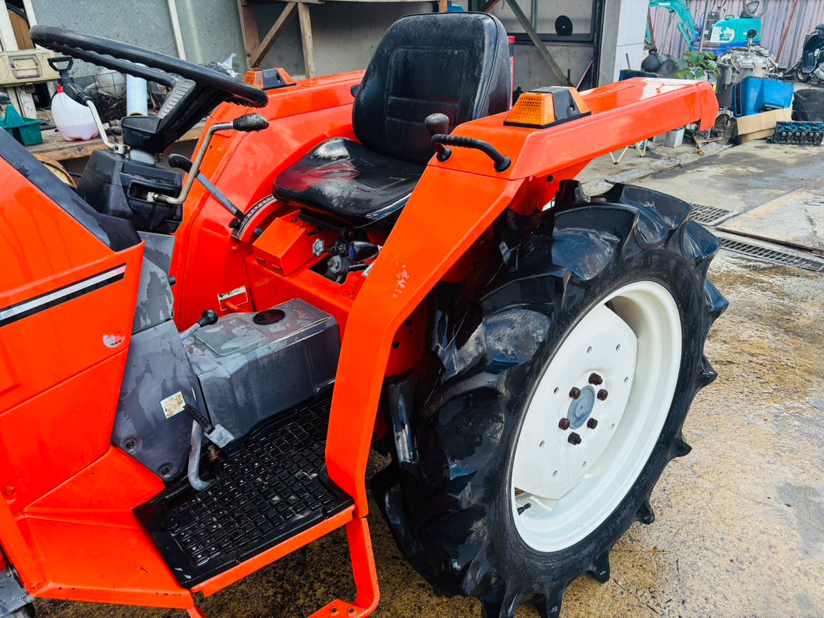 tractor/L1-235/KUBOTA