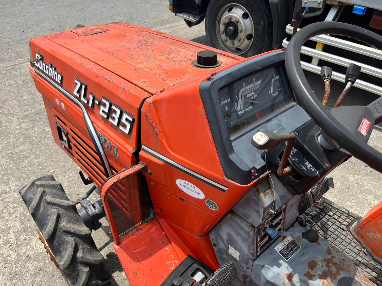 tractor/L1-235/KUBOTA