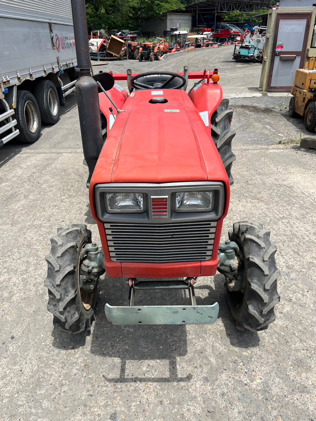 tractor/YM2402/YANMAR