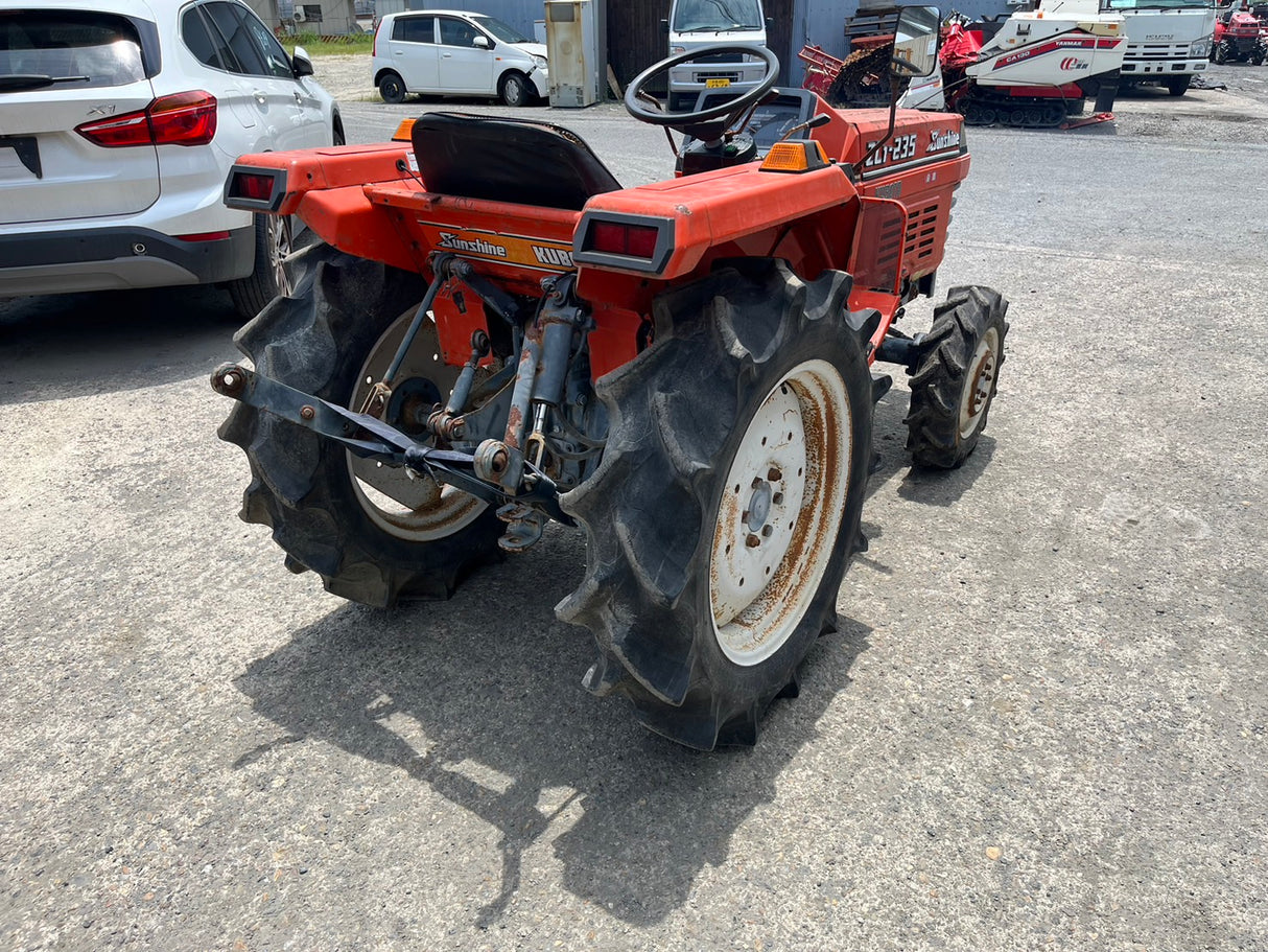 tractor/L1-235/KUBOTA