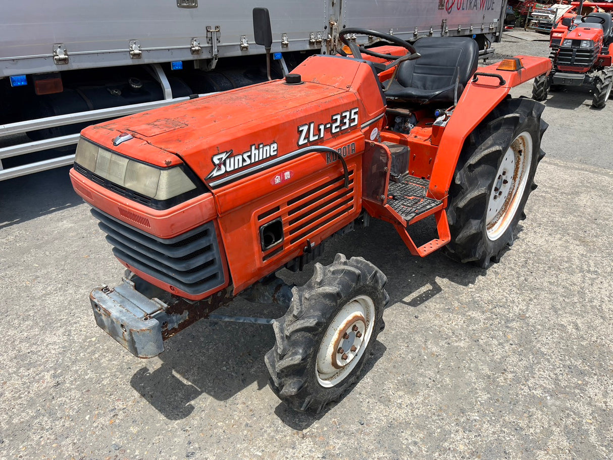 tractor/L1-235/KUBOTA