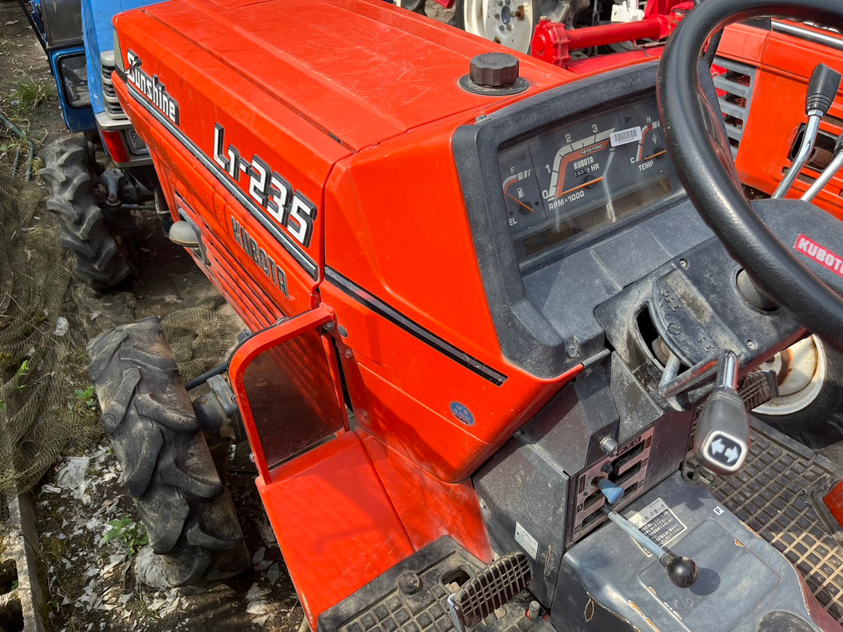 tractor/L1-235/KUBOTA