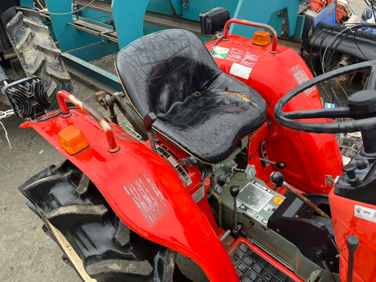 tractor/YM1702/YANMAR