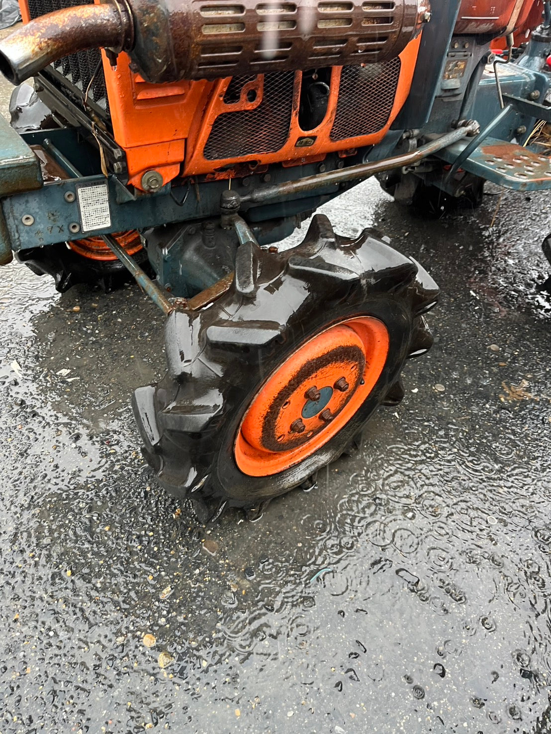 tractor/B7001/KUBOTA