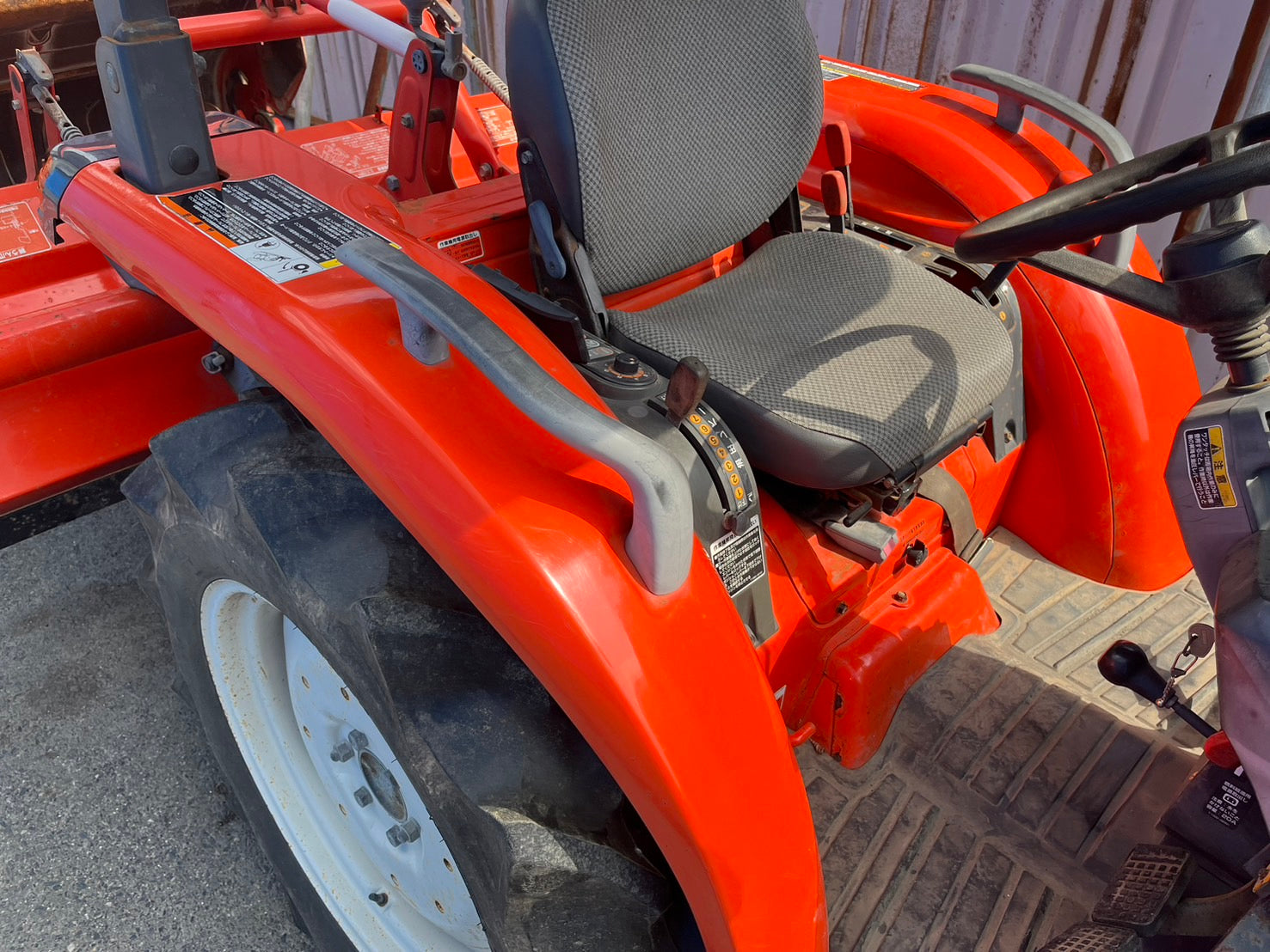 tractor/NTX25/Hitachi