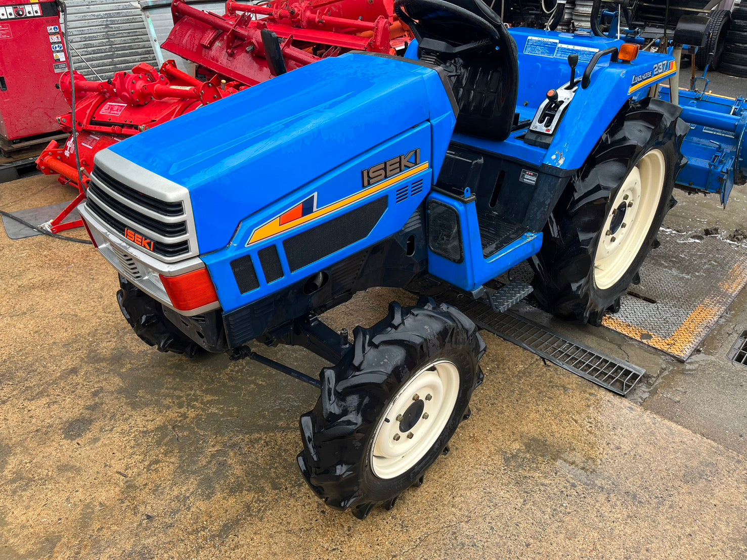 tractor/TU237/ISEKI