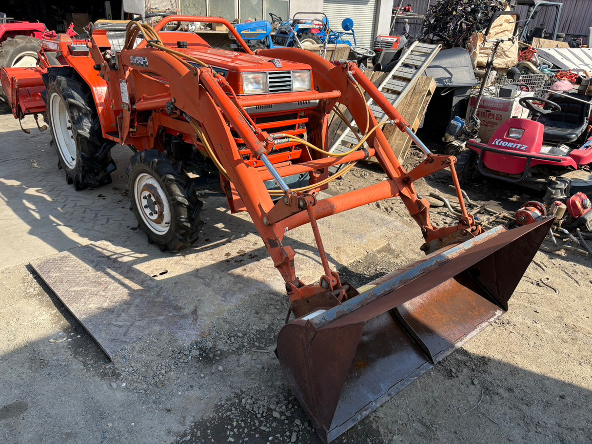 tractor/L1-205/KUBOTA