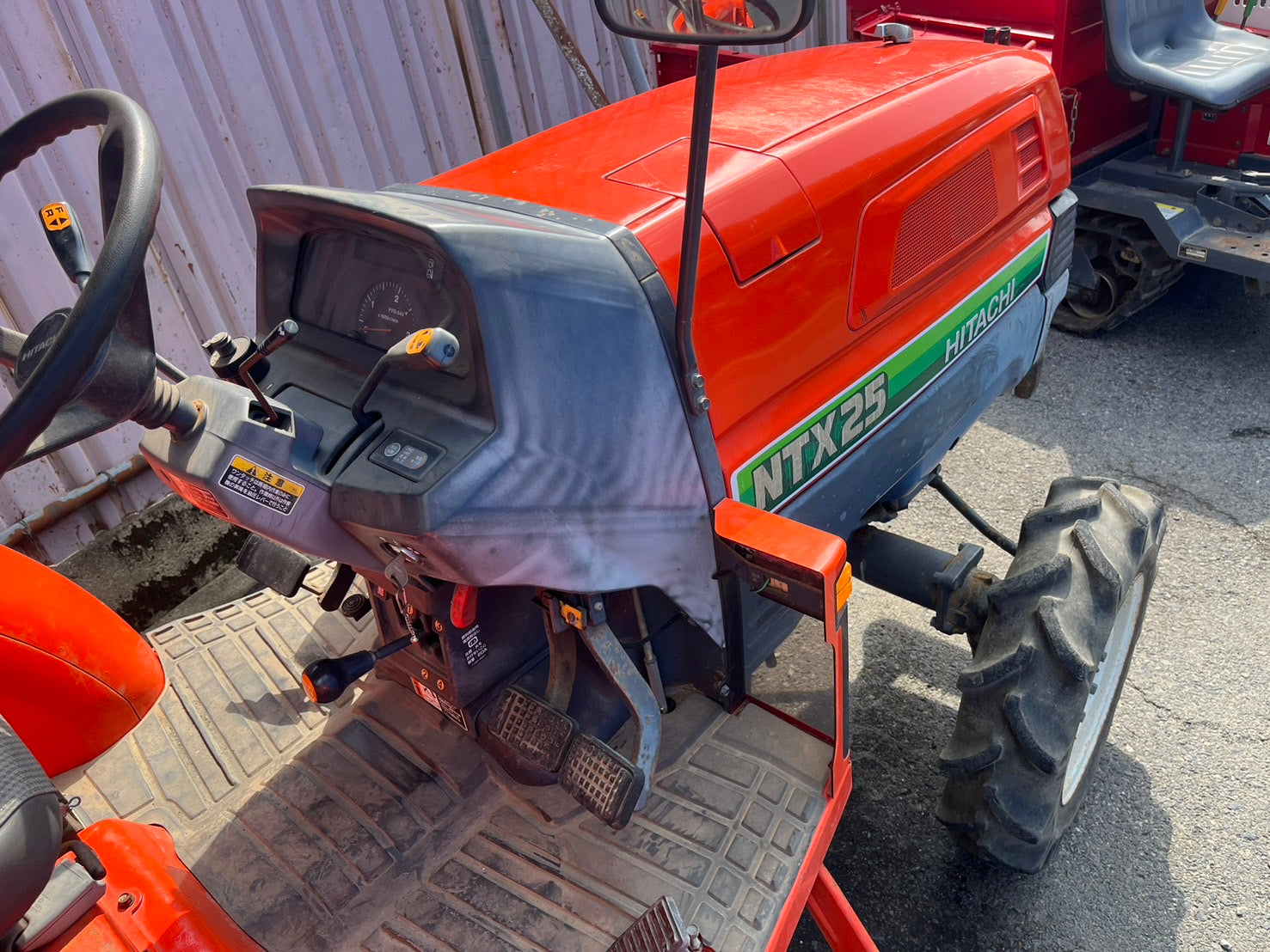 tractor/NTX25/Hitachi