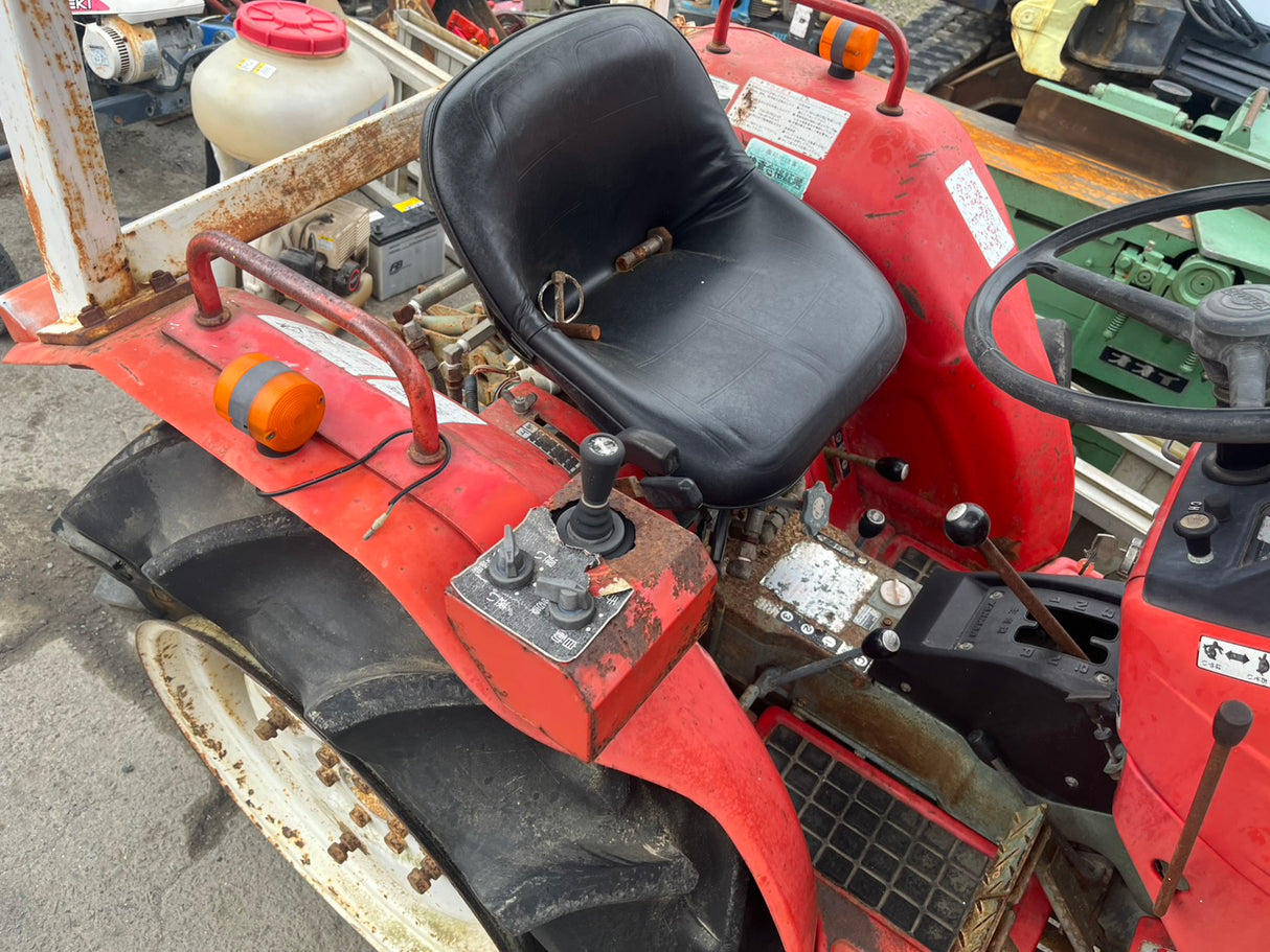 tractor/YM2002/YANMAR