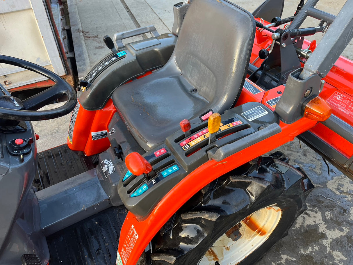 tractor/CX140/Hitachi