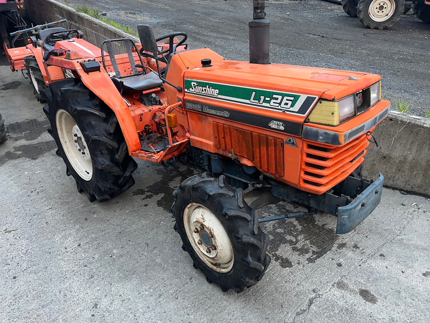 tractor/KUBOTA/L1-26