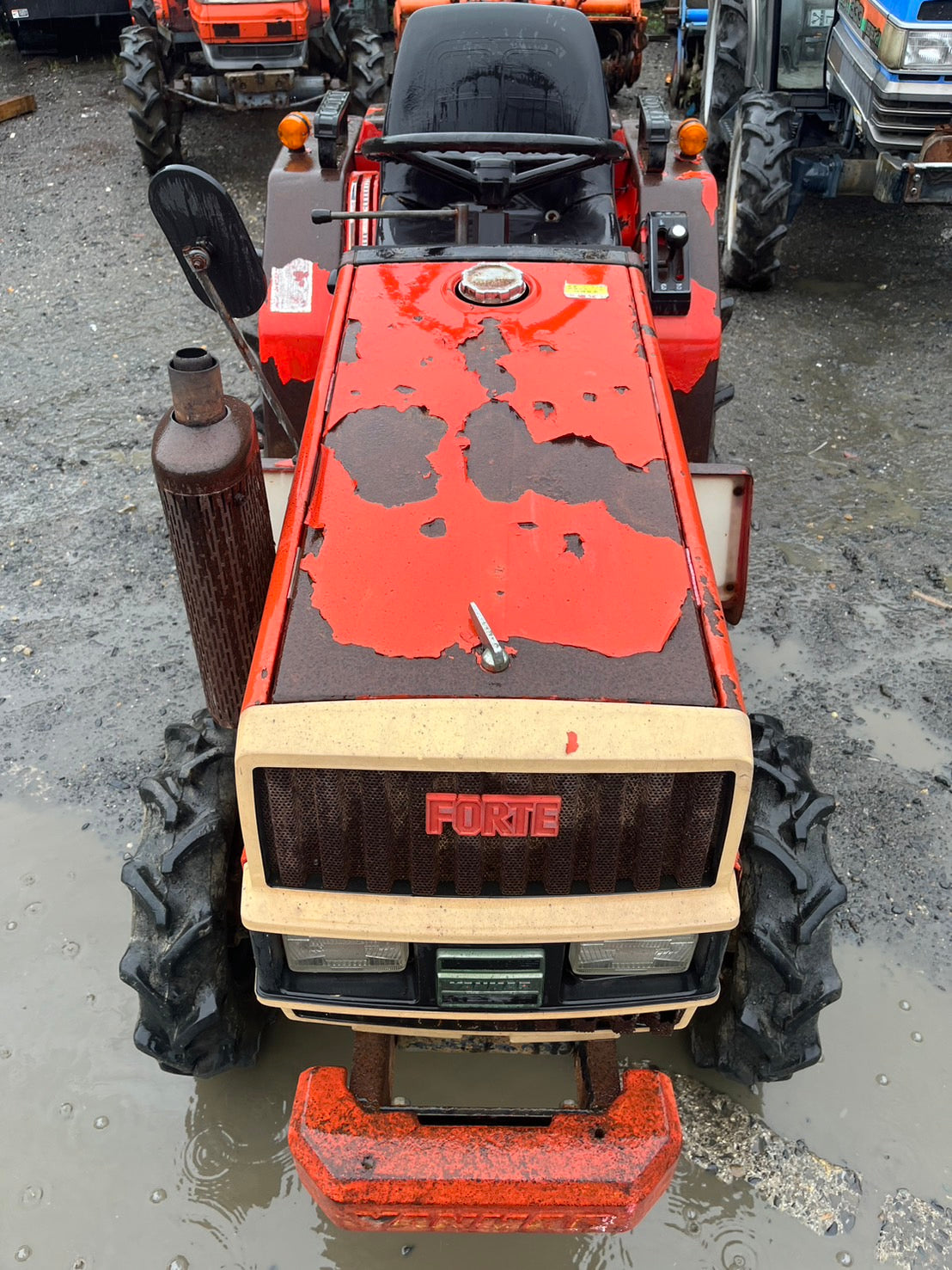 tractor/F-16D/YANMAR