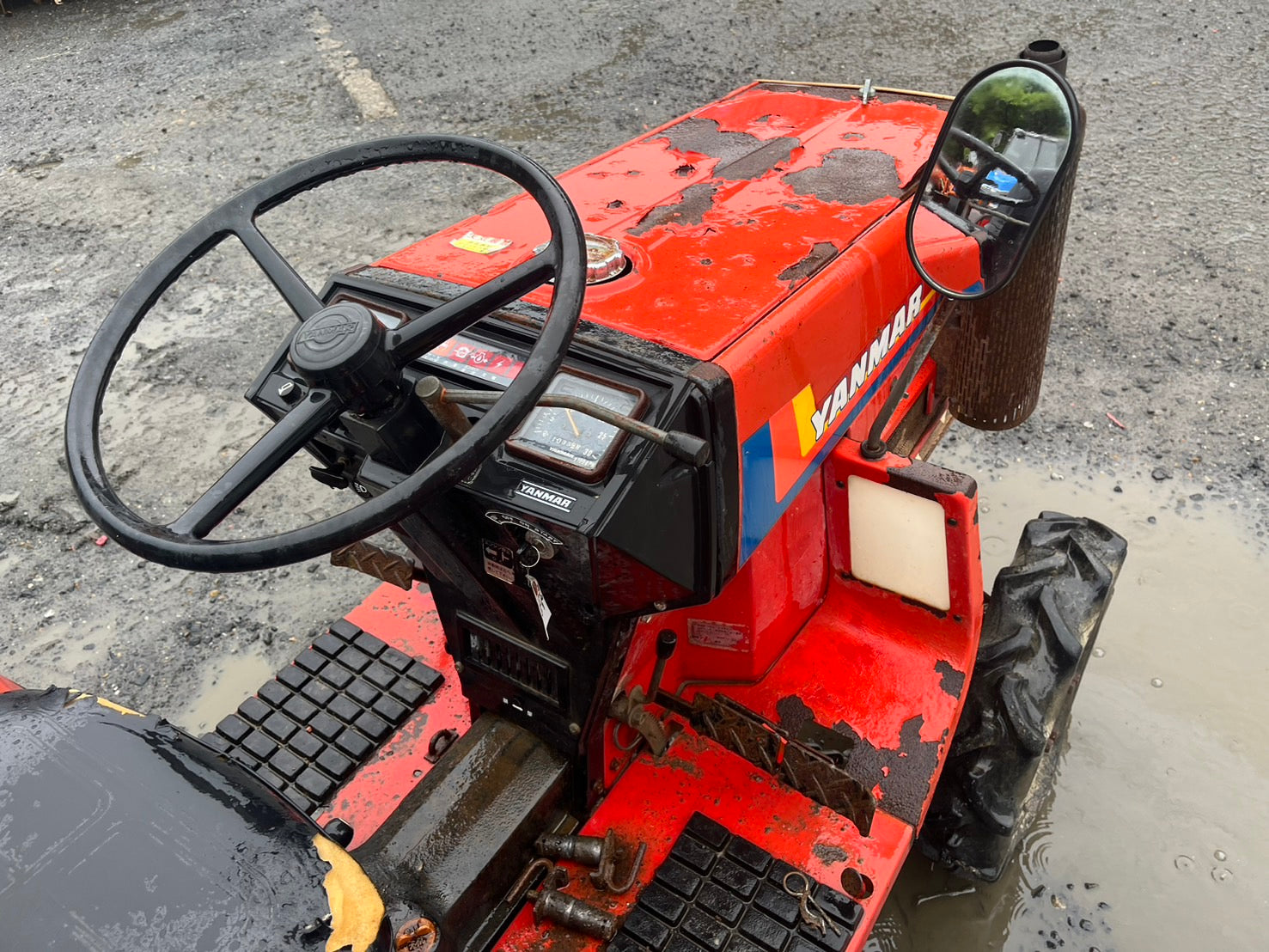 tractor/F-16D/YANMAR