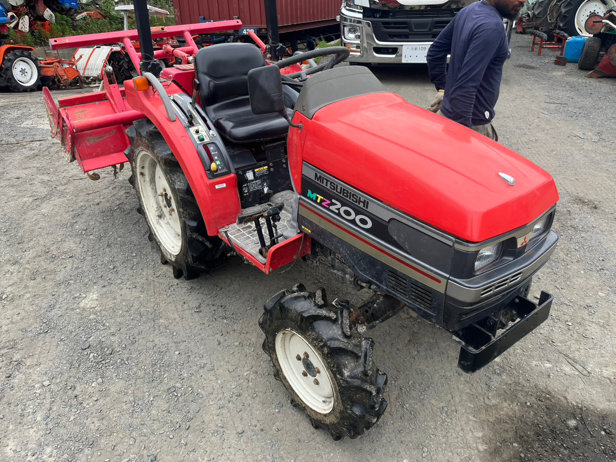 トラクター/MTZ200/三菱