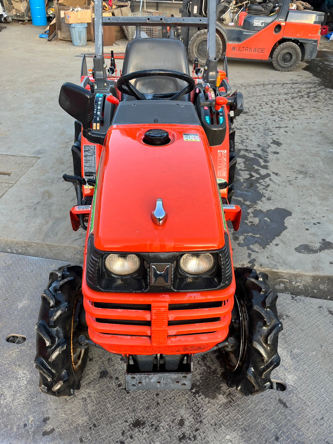 tractor/CX140/Hitachi